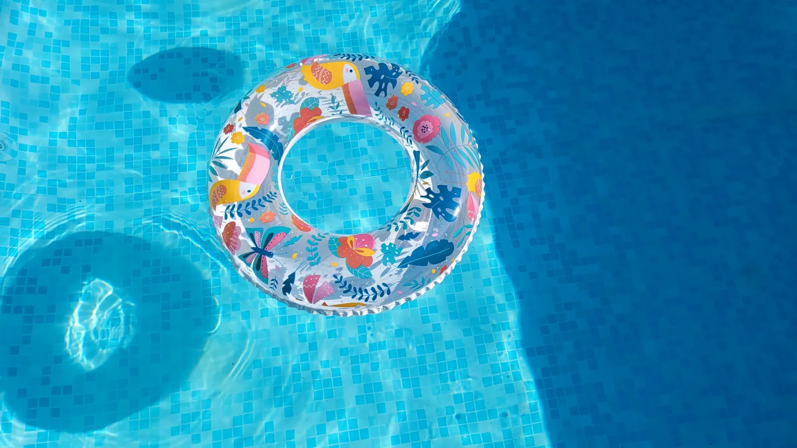 Comment utiliser un floculant pour floculer une piscine – guide pratique