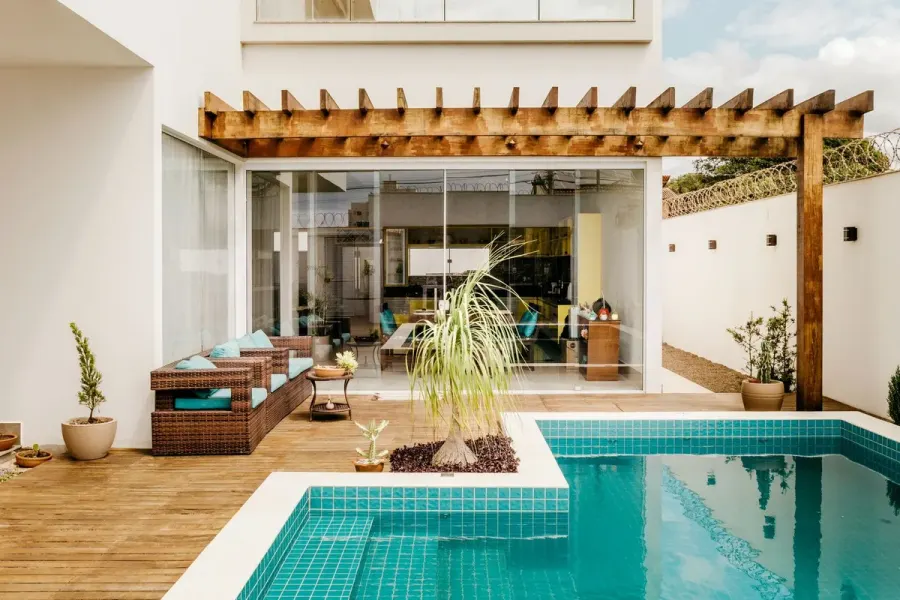 Terrasse avec piscine