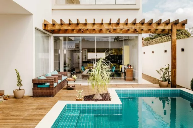 Terrasse avec piscine