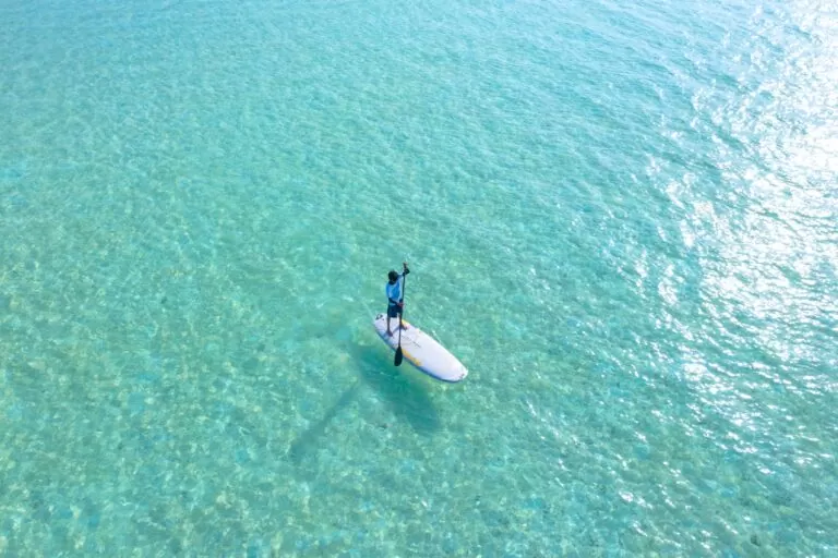 Paddle sur fond de mer