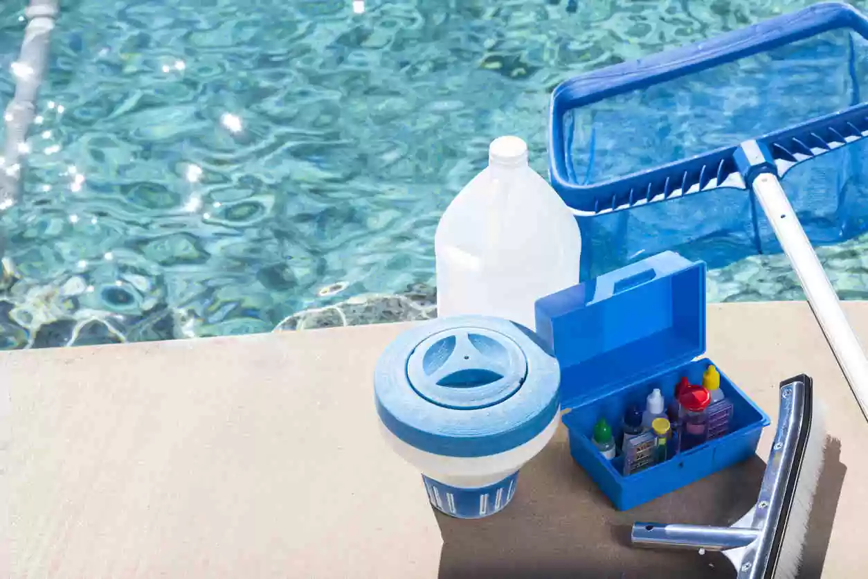 nettoyer piscine depot fond