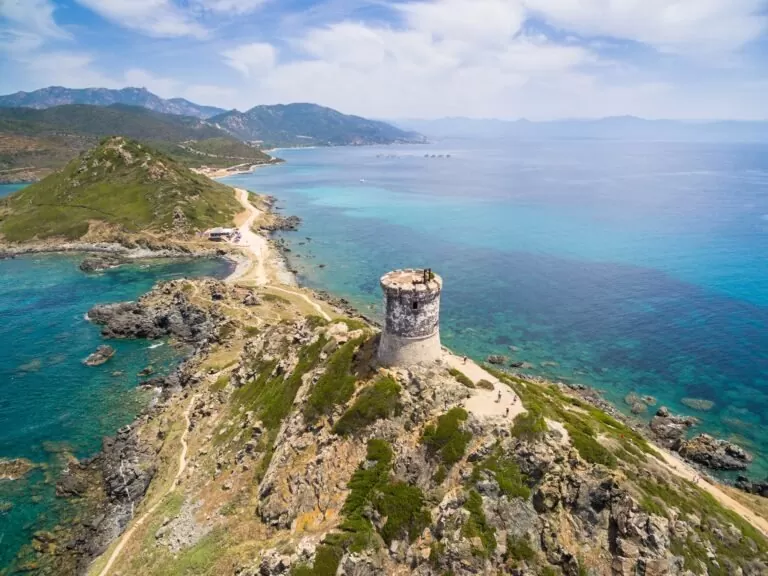 Pourquoi faire une croisière vers les îles Lavezzi ?