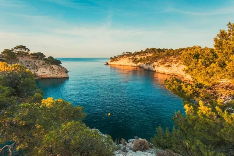 Quelle croisière à Marseille choisir pour une visite des calanques ?
