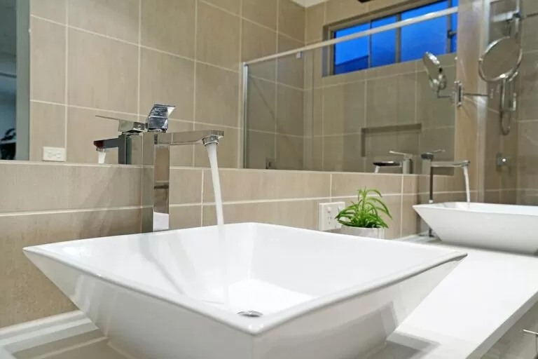Pourquoi la facture des travaux de plomberie est-elle si élevée ?